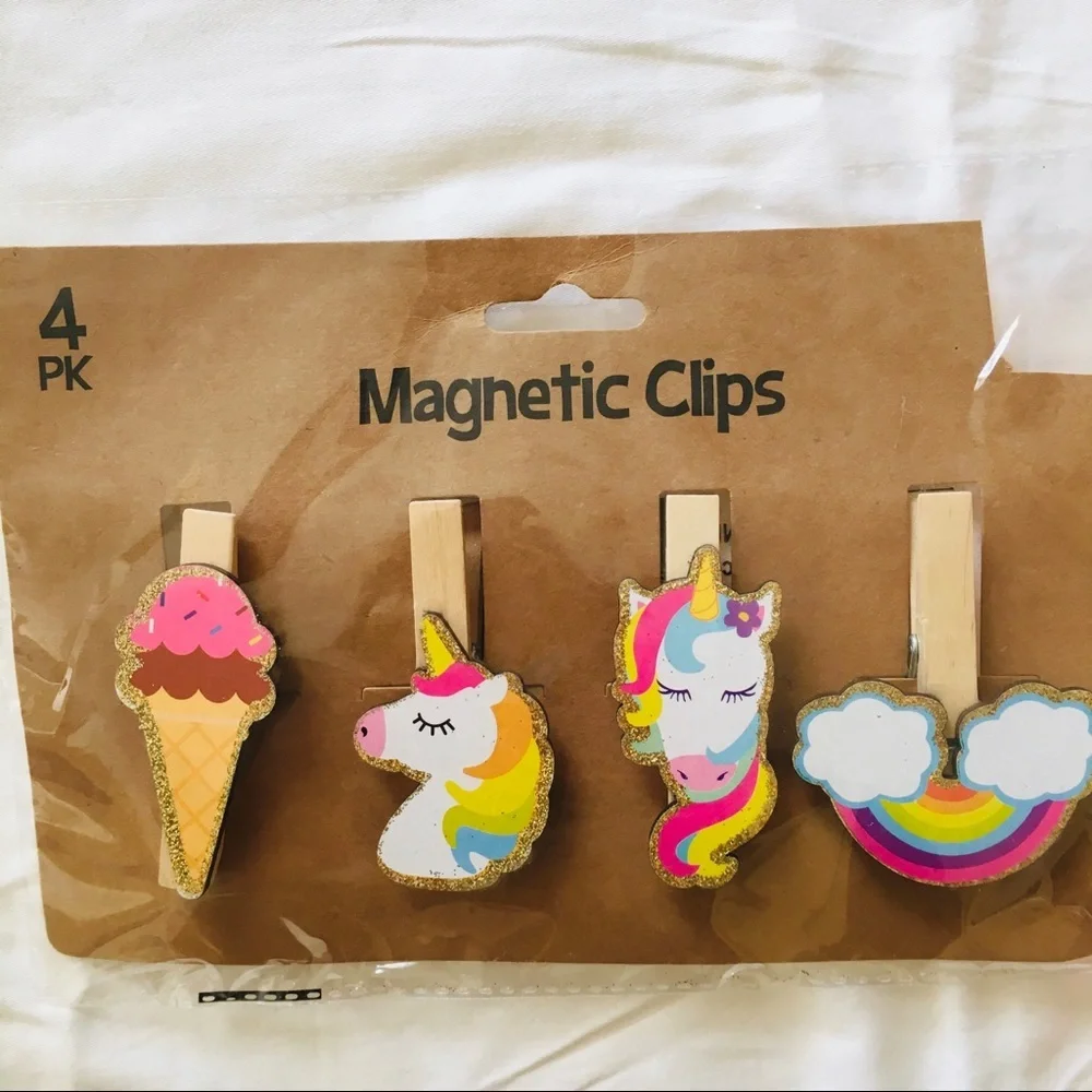 KEY CHAIN UNICORN LIP GLOSS SOCKS HEADBANDS SMORES